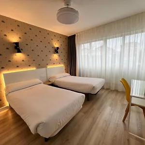 Hotel Iraipe Gorbea Auto Check-in, Vitoria-Gasteiz